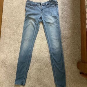 Hollister Skinny Jeans size 24Wx29L Classic light wash